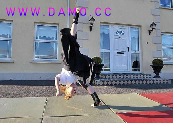 �׽