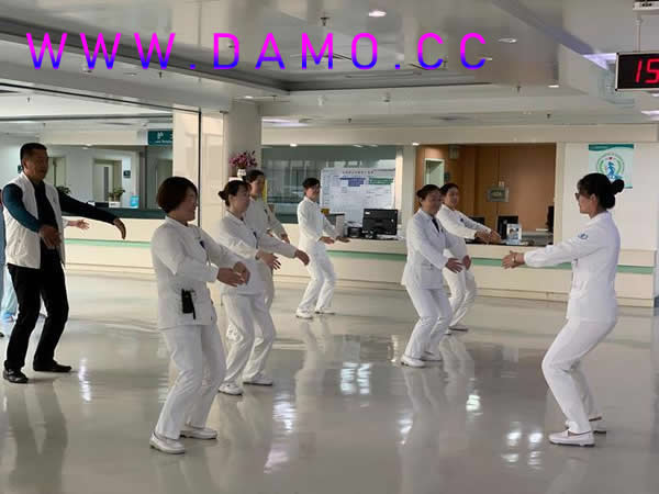 �׽